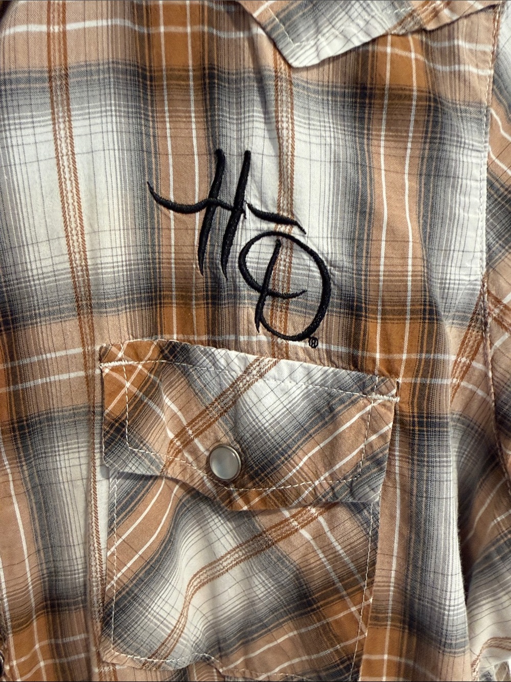 Harley-Davidson Brown and Gray Plaid Short-Sleeve Button-Down Shirt - Picture 3 of 6